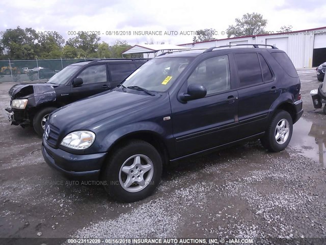 4JGAB54E31A266671 - 2001 MERCEDES-BENZ ML 320 Navy photo 2