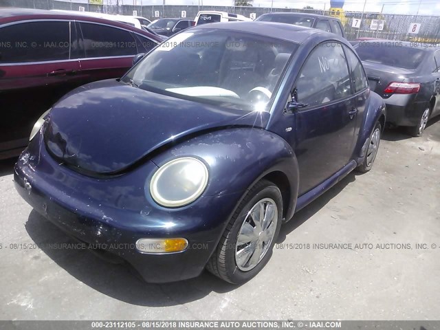 3VWDD21C6YM464796 - 2000 VOLKSWAGEN NEW BEETLE ლურჯი ფოტო 2