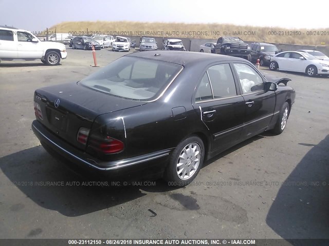 WDBJF65J0YB110584 - 2000 MERCEDES-BENZ E 320 BLACK photo 4