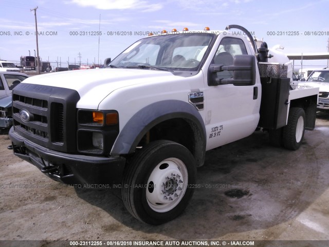 1FDAF57R78ED09091 - 2008 FORD F550 SUPER DUTY WHITE photo 2