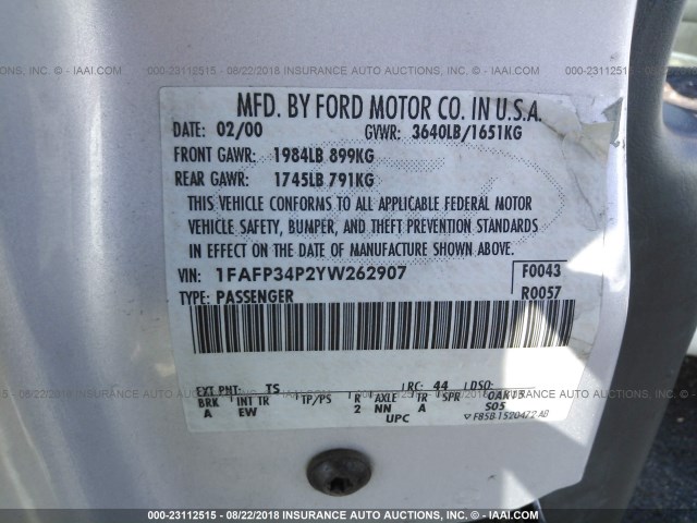 1FAFP34P2YW262907 - 2000 FORD FOCUS SE/SE COMFORT SILVER photo 9