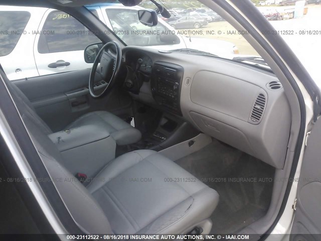 4M2ZU86P0YUJ48095 - 2000 MERCURY MOUNTAINEER  WHITE photo 5