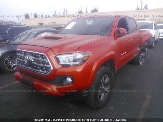 3TMCZ5AN5HM083105 - 2017 TOYOTA TACOMA DBL CAB/SR/TRDSPT/OR/PRO ნარინჯისფერი ფოტო 2