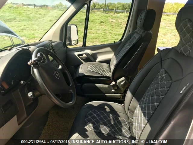 WDAPF4CC0B9496669 - 2011 MERCEDES-BENZ SPRINTER 3500 SILVER photo 6