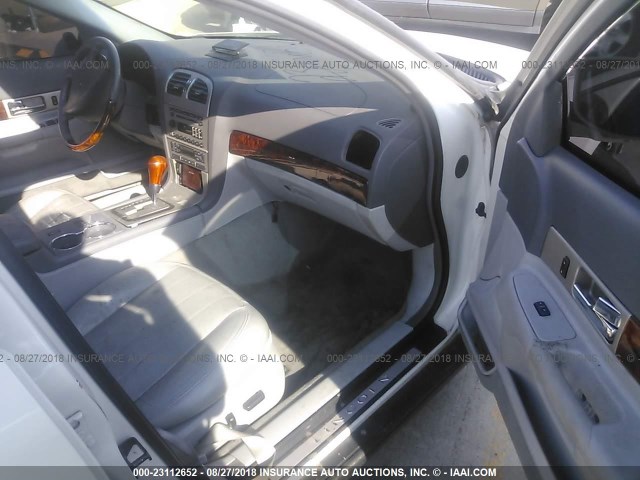 1LNHM86S55Y610771 - 2005 LINCOLN LS 白色 照片 5