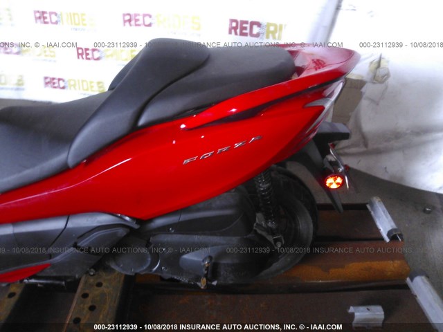 MLHNF0401G5200135 - 2016 HONDA NSS300 RED photo 6