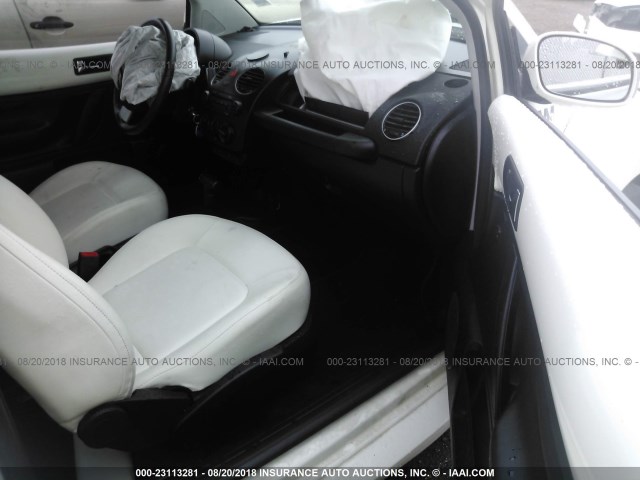 3VWFG31C38M514933 - 2008 VOLKSWAGEN NEW BEETLE TRIPLE WHITE WHITE photo 5