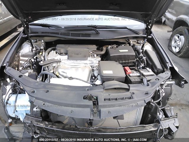 4T1BF1FK3HU660328 - 2017 TOYOTA CAMRY LE/XLE/SE/XSE GRAY photo 10