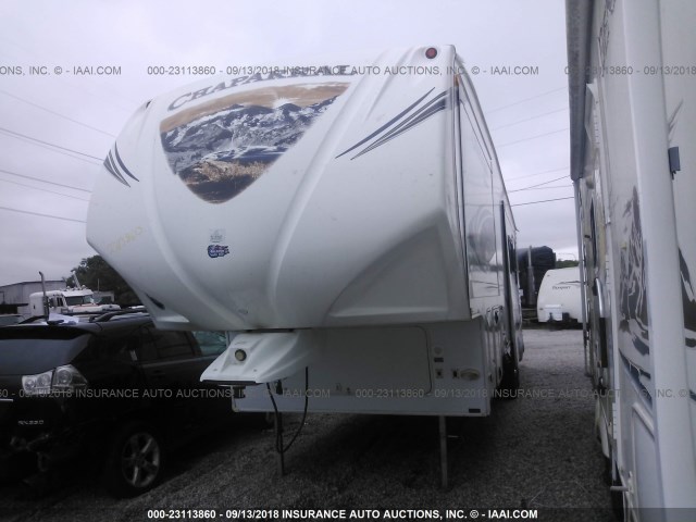 5ZT3CHUBXCA306490 - 2012 COACHMEN CHL286RKS  WHITE photo 2