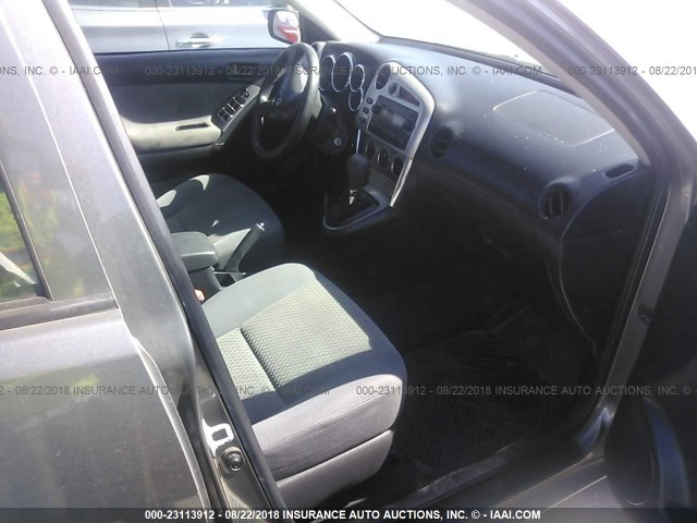 2T1KR32E65C423106 - 2005 TOYOTA COROLLA MATRIX XR GRAY photo 5