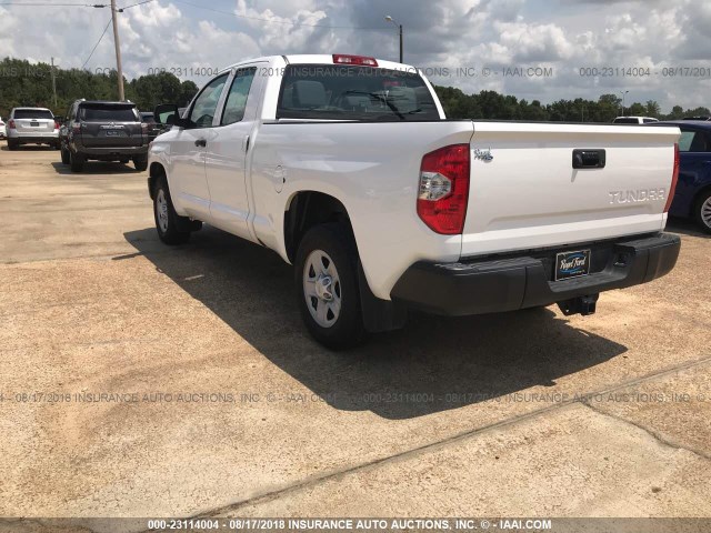 5TFRM5F10HX112518 - 2017 TOYOTA TUNDRA WHITE photo 3