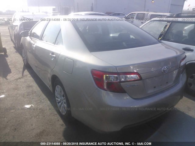4T4BF1FK5DR326642 - 2013 TOYOTA CAMRY L/SE/LE/XLE 金色 照片 3