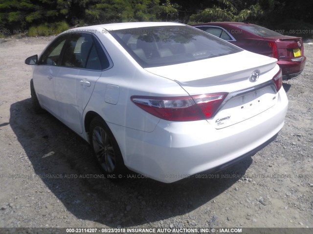 4T1BF1FK8FU980306 - 2015 TOYOTA CAMRY LE/XLE/SE/XSE 白色 照片 3