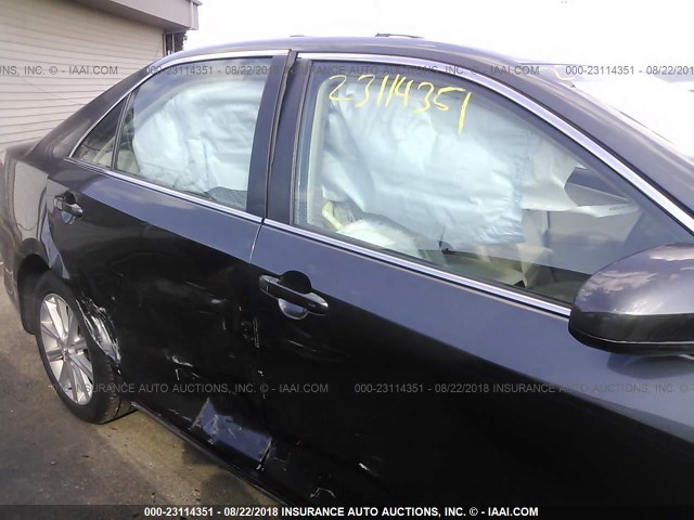 4T1BD1FK9DU068674 - 2013 TOYOTA CAMRY HYBRID/LE/XLE 灰色 照片 6