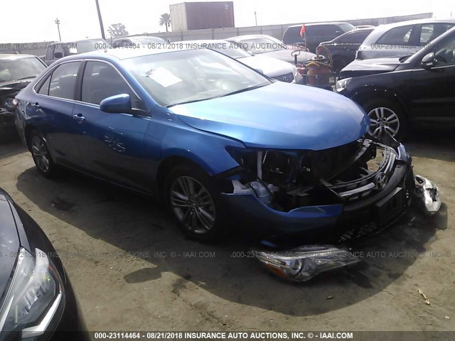 4T1BF1FK0HU674722 - 2017 TOYOTA CAMRY LE/XLE/SE/XSE BLUE photo 1