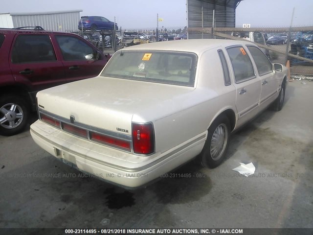 1LNLM83W5VY651192 - 1997 LINCOLN TOWN CAR CARTIER TAN photo 4