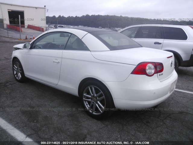 WVWFA71F48V010340 - 2008 VOLKSWAGEN EOS LUX Biały zdjęcie 3