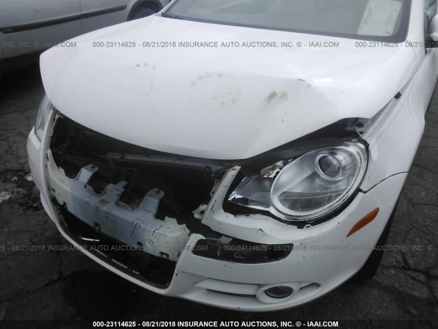 WVWFA71F48V010340 - 2008 VOLKSWAGEN EOS LUX Biały zdjęcie 6