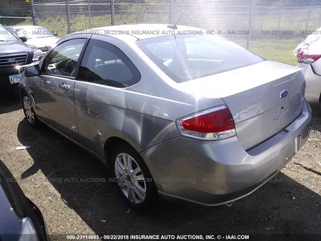 1FAHP33N28W101479 - 2008 FORD FOCUS SE/SEL/SES GRAY photo 3