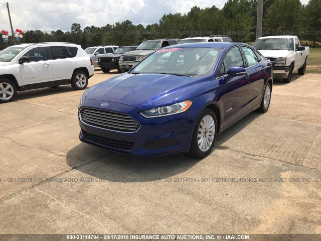 3FA6P0LU9GR368553 - 2016 FORD FUSION SE HYBRID BLUE photo 2