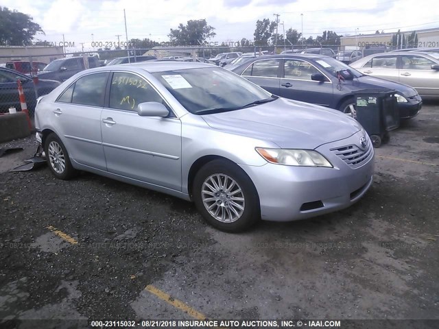 4T4BE46K07R009800 - 2007 TOYOTA CAMRY NEW GENERAT CE/LE/XLE/SE SILVER photo 1
