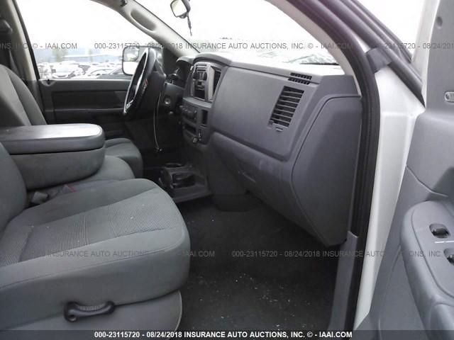 3D7KS28C76G104802 - 2006 DODGE RAM 2500 ST/SLT/LARAMIE თეთრი ფოტო 5