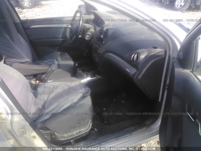 KL1TD56E49B615273 - 2009 CHEVROLET AVEO LS/LT SILVER photo 5