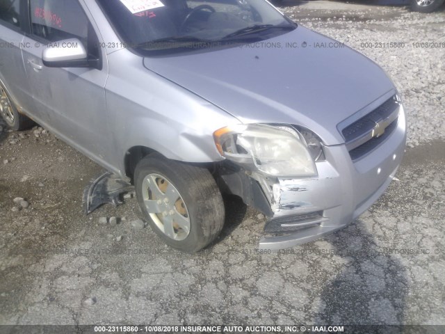 KL1TD56E49B615273 - 2009 CHEVROLET AVEO LS/LT SILVER photo 6
