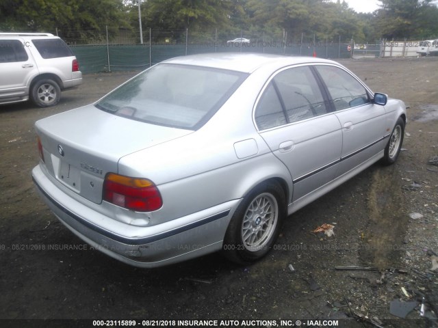 WBADM6338XBY21907 - 1999 BMW 528 I AUTOMATIC SILVER photo 4