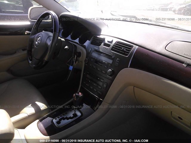 JTHBA30G645026193 - 2004 LEXUS ES 330 WHITE photo 5