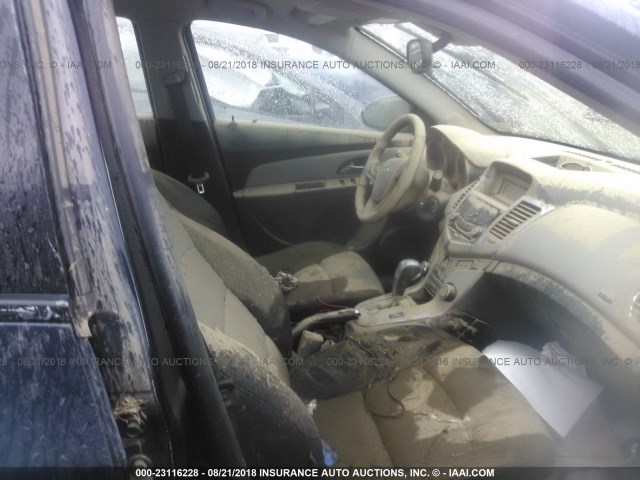 1G1PA5SH0E7198811 - 2014 CHEVROLET CRUZE LS Dark Blue photo 5