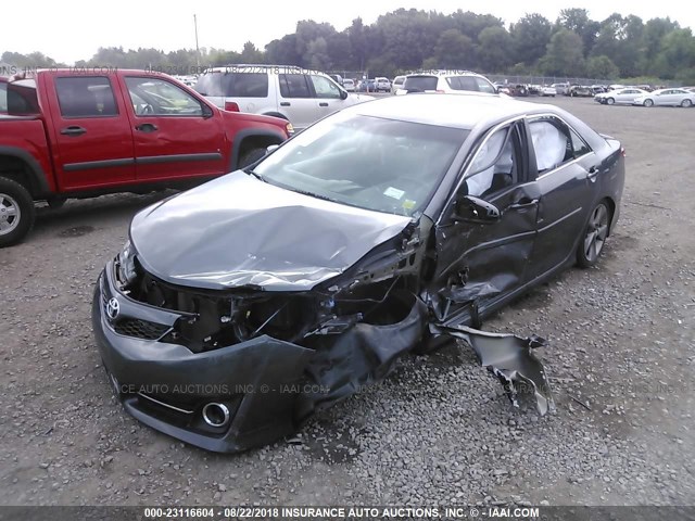 4T1BF1FK7EU822537 - 2014 TOYOTA CAMRY L/SE/LE/XLE 灰色 照片 2