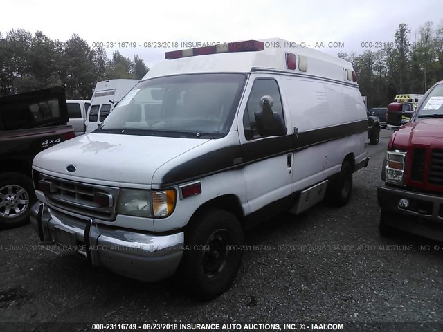 1FDSS34F82HA13081 - 2002 FORD ECONOLINE E350 SUPER DUTY VAN WHITE photo 2