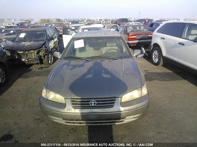 JT2BF22K9W0113500 - 1998 TOYOTA CAMRY CE/LE/XLE 金色 照片 6