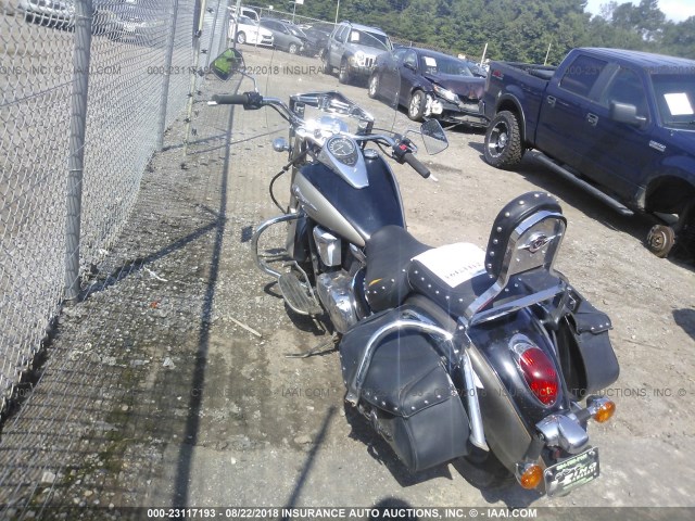 JKAVN2D18BA042767 - 2011 KAWASAKI VN900 D SILVER photo 3