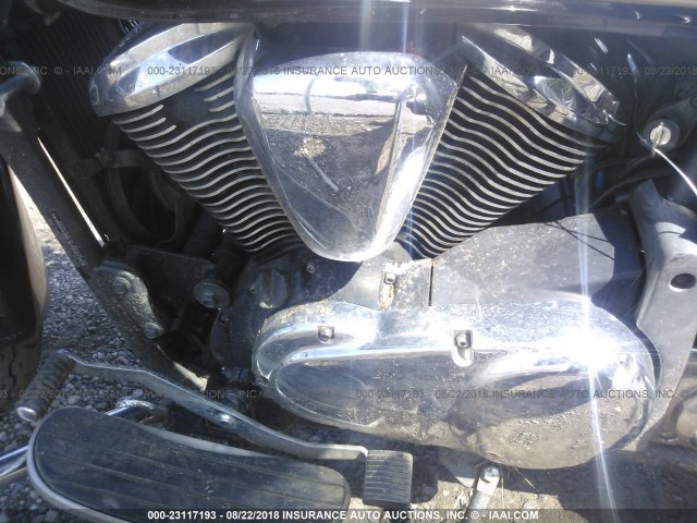 JKAVN2D18BA042767 - 2011 KAWASAKI VN900 D SILVER photo 9