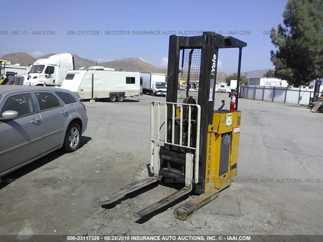 000000C815N02829Z - 2002 YALE FORKLIFT YELLOW photo 2