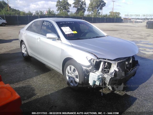 4T4BF3EK7AR072568 - 2010 TOYOTA CAMRY SE/LE/XLE ვერცხლისფერი ფოტო 1