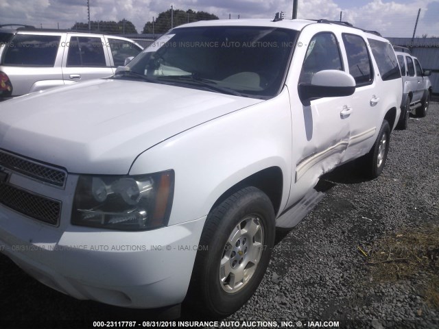 1GNUCJE08AR251599 - 2010 CHEVROLET SUBURBAN C1500 LT WHITE photo 2