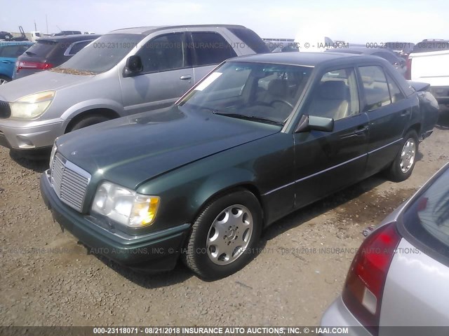 WDBEA34E9SC203088 - 1995 MERCEDES-BENZ E 420 BASE/420 SPECIAL GREEN photo 2