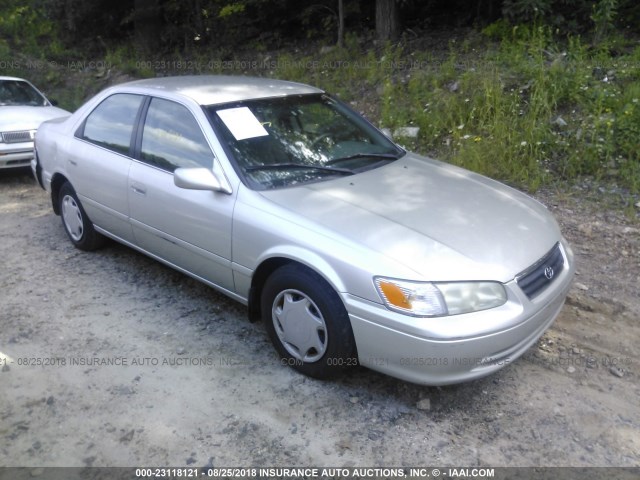 4T1BG22K3YU712453 - 2000 TOYOTA CAMRY CE/LE/XLE 银色 照片 1