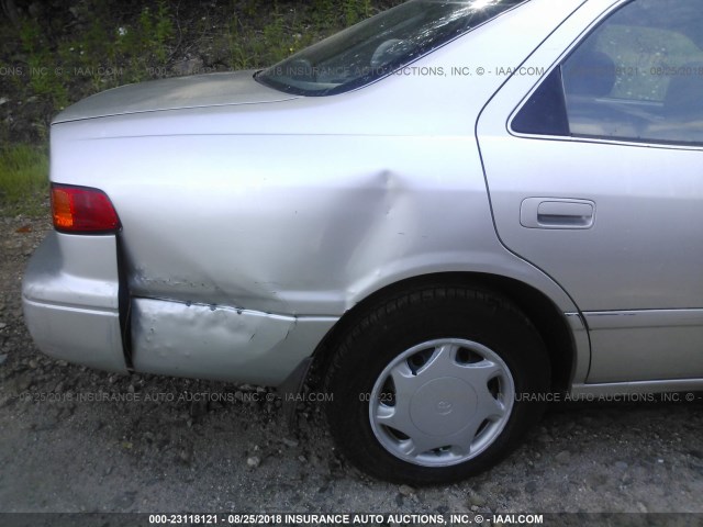 4T1BG22K3YU712453 - 2000 TOYOTA CAMRY CE/LE/XLE 银色 照片 6