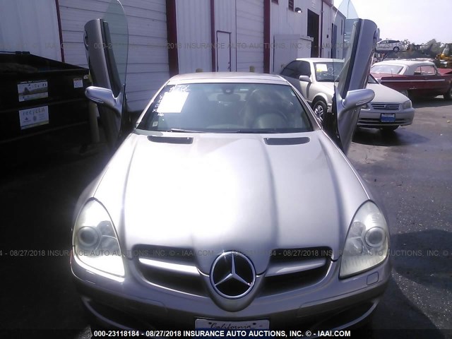 WDBWK56F55F033091 - 2005 MERCEDES-BENZ SLK 350 GRAY photo 6