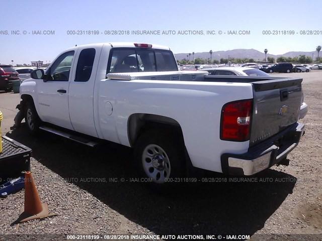 2GCEC19C581213090 - 2008 CHEVROLET SILVERADO C1500 WHITE photo 3