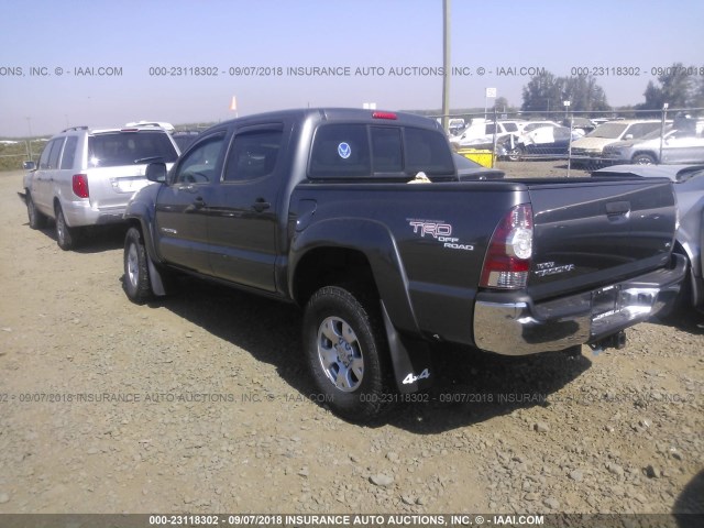 3TMLU4EN8BM067863 - 2011 TOYOTA TACOMA DOUBLE CAB 灰色 照片 3