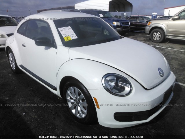 3VWF17AT2FM646040 - 2015 VOLKSWAGEN BEETLE 1.8T WHITE photo 1