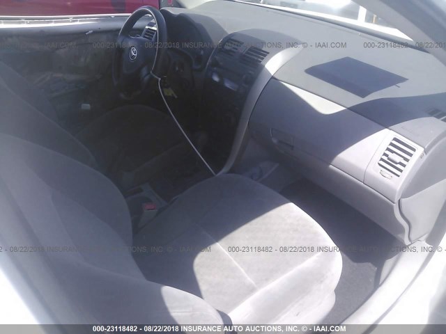 JTDBL40E09J014782 - 2009 TOYOTA COROLLA LE/XLE WHITE photo 5