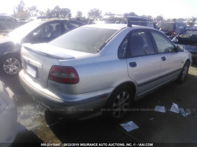 YV1VS2558YF497558 - 2000 VOLVO S40 SILVER photo 4