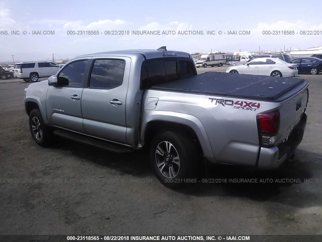 5TFCZ5AN1GX003906 - 2016 TOYOTA TACOMA DBL CAB/SR/SR5/TRD SPT/OR SILVER photo 3