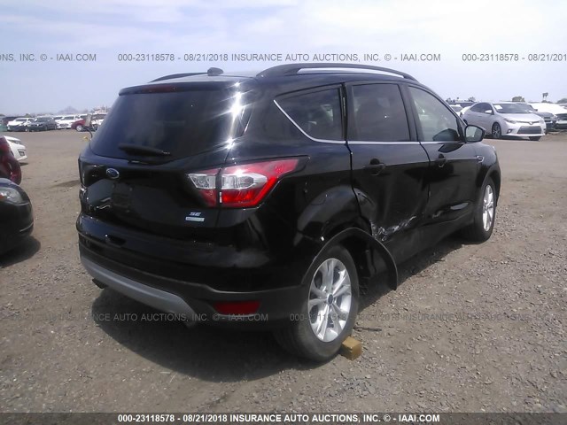 1FMCU0G97HUD96434 - 2017 FORD ESCAPE SE BLACK photo 4